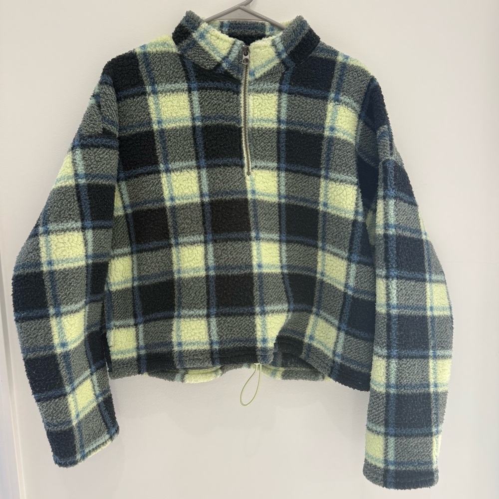 American Eagle cropped fluffy sweater
